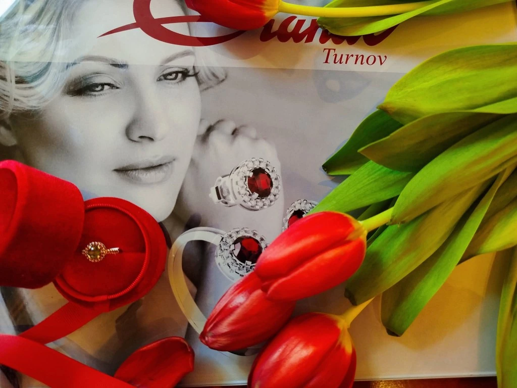 originální šperky s českými granáty značky Granát v butiku Olallá Tišnov